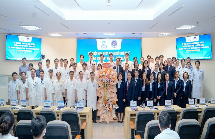 Da Nang University of Medical Technology and Pharmacy Sends 6th-Year Medical Students for Clinical Training at Hue Central Hospital